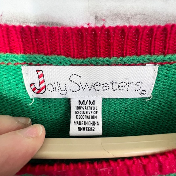 🎄|•JOLLY SWEATERS•| Cow Christmas Holiday Sweater Size Medium - Picture 3 of 5